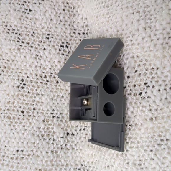 KAB Cosmetics Lip Liner in Cosmopolitan & Sharpener Duo - Picture 7 of 10